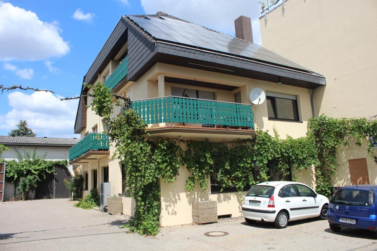 Hotel Gruener Baum Bretzenheim Exterior foto